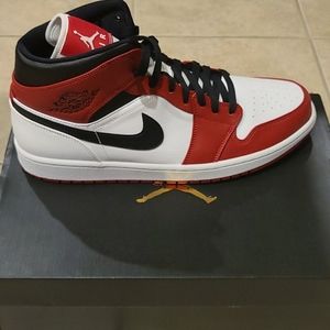 Air Jordan 1 Mid